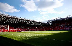 邮报：曼联球迷严重不满球场外排队问题，俱乐部称票务系统没问题