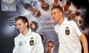 波多尔斯基：04欧洲杯球员仅剩我和C罗没退役 进欧冠可能再踢一年