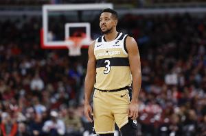 老骥伏枥！CJ·麦科勒姆多次砍下40+ 东部字母哥&马克西后第三人