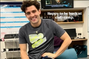 早日康复！科瓦契奇社媒晒新造型：很高兴回到俱乐部训练营