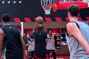 韦德：老詹当年来热火说要多多拿冠军，他想得太简单了