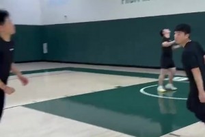 库明加经纪人此前硬气表示：勇士既要又要！我们可接受资质报价