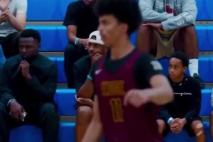 亲生的！保罗儿子这脸随爹，球风倒是不太像