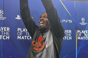 京味儿口音泰山球迷怒斥国安：咱就说还能玩吗，不能玩就地解散吧