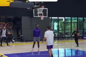 复出越来越近了？欧文已经可以进行简单的有球训练了