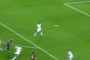 伊涅斯塔+梅西！两人撞墙配合撕破防线破门！