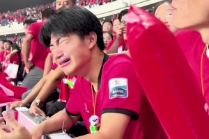 身在曹营心在汉！小姐姐人虽然在演唱会但心还是在苏超这边的