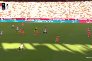 点球不进啊！巴尔德造点，莱万点球离谱打偏