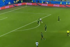 这就是艺术！梅西世界上经典的“接化发”！属于足球的胜利！