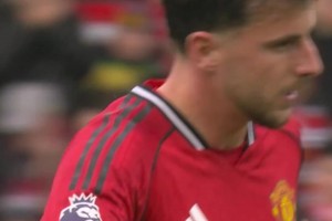 再回顾，迈尼昂扑出了尤文近在咫尺的射门