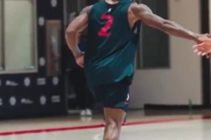 老炮还有油！保罗反击中一记果断的三分潇洒命中