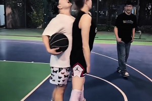 穿裆见多了，这么穿美女裆还是第一次见