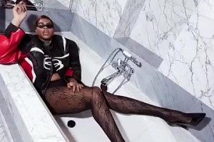 有点辣眼睛？魔术师之子EJ酱最新黑丝高跟艺术照，辣出新高度