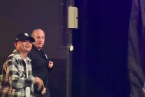 马云现身NBA中国赛现场 球迷激动得直接喊“爸爸”