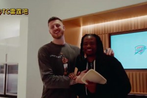 实在人！卡尔马龙此前：詹姆斯比我更好，当时就觉得他很特别！