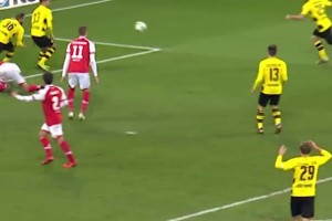 历史级盘带！当年梅西亲自下场教德伦特什么叫过人