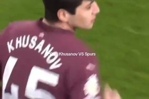 看台声音太嘈杂导致索博听不清，女记者：那我就不客气了