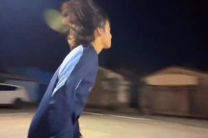 小学生变大佬，库里拍摄广告大佬气势十足！