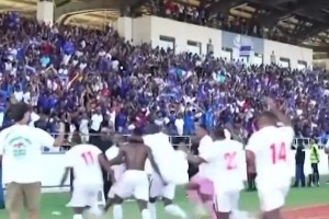 知名节目！斯通斯21年做客节目炸鸡店约会：尬聊天花板！