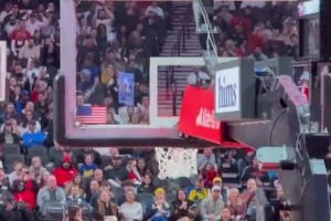 登哥突然有两个儿子了？哈登已有一个6岁的儿子，现女友也怀上了