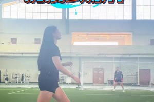 女足踢球也可以这么暴力！杨丽娜：暴力抽射，So easy