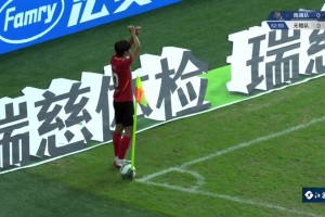 额！苏超南通队这个角球战术气氛组到位了，可惜罚的。。。