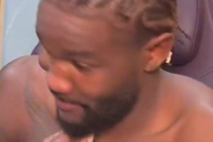 老友相聚！姚明弗老大见面亲切相拥