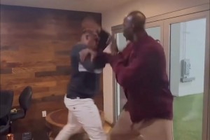 皮尔斯和加内特切磋武艺，简直俩活宝