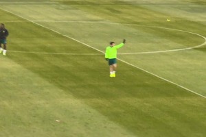 用进球送亚泰？实拍：亚泰旧将塞鸟赛前还曾接受长春球迷掌声致意