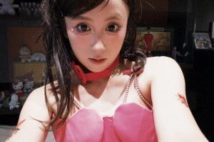 韦世豪老婆饺子这万圣节装扮真好看眼睛大大圆圆好漂亮