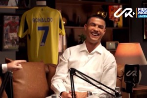 摩根：你现在生涯已经进了948个球了。C罗：全都有视频