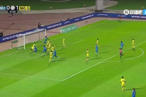 新未来城扳平比分，但越位半个肩膀无效