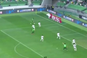 张玉宁：球迷如果只是发泄情绪可以理解，但人身攻击没任何好处