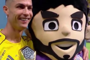 绝望了！多特球迷看到被汉堡绝平的精神状态：