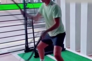 博主：梅西重返诺坎普球场，登贝莱抢先点赞，亚马尔消失…