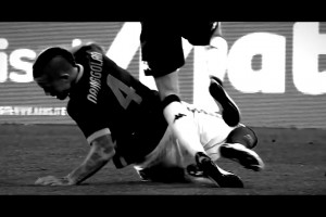 不一样的集锦！纳因格兰飞铲断球的暴力美学！