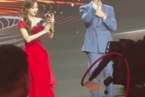 马凡舒憋坏了！郭艾伦再次演唱《真心英雄》熟悉的味道！