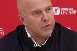 斯洛特：去年搏命换人换上若塔就进球了，但今天看起来就很愚蠢！