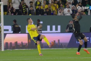 惊世骇俗！40岁C罗精彩倒钩破门！利雅得胜利4-1赛哈特海湾！