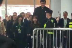 居然近距离碰到姚明了！真人谦和又沉稳~