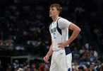 弗拉格季前赛数据：场均10.7分5.3板2.7助1.7断1帽命中率37.3%